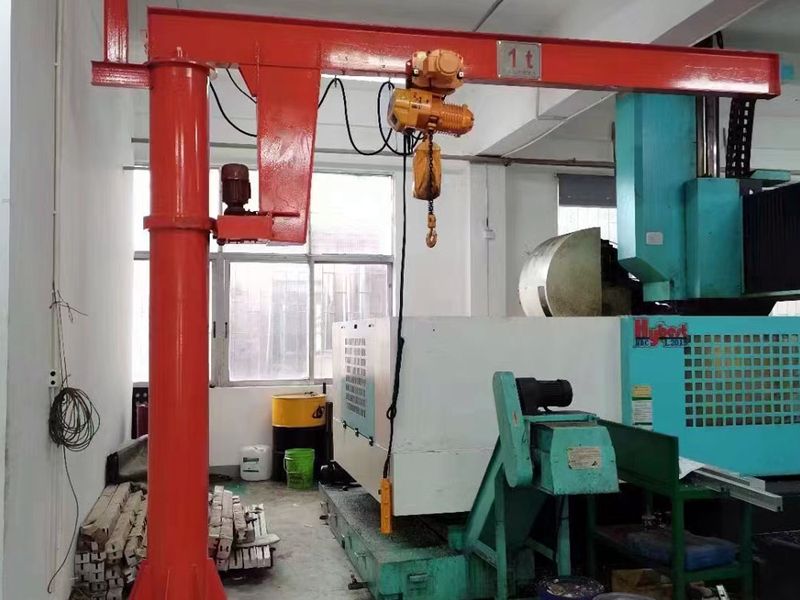 起重機(jī)發(fā)動(dòng)機(jī)溫度過高時(shí)要這樣做！